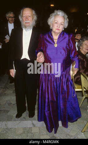 WILLIAM GOLDING autore britannico e il vincitore del premio Nobel per la letteratura a Banquete Nobel con la moglie Anne 1983 Foto Stock