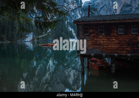 Tipico paesaggio bello nelle Dolomiti Foto Stock