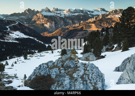 Tipico paesaggio bello nelle Dolomiti Foto Stock