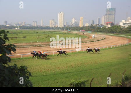 Mumbai, Maharashtra, India. 3 gennaio, 2005. Il 1 marzo 2005, Mumbai - India. Vista la Giantti -Gitanjali Indian 1000 Guinea Derby evento a Mumbai.Mehul Choksi, è stata una caratteristica normale sugli elenchi dei ricchi e famosi indiani . Ora egli è presunto essere al centro del Punjab National Bank (PNB) frode finanziaria superiore a 3 miliardi di dollari - India la maggiore banca caso di frode.La Direzione di esecuzione (DE) Sabato 17 feb 2018 condotte ricerche in 21 destinazioni in tutta l'India, in connessione con Mumbai-base gioielliere miliardario Nirav Modi e fondatore di gioielli Gitanjali Mehul Chok Foto Stock