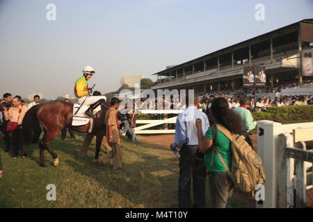 Mumbai, Maharashtra, India. 3 gennaio, 2005. Il 1 marzo 2005, Mumbai - India. Vista la Giantti -Gitanjali Indian 1000 Guinea Derby evento a Mumbai.Mehul Choksi, è stata una caratteristica normale sugli elenchi dei ricchi e famosi indiani . Ora egli è presunto essere al centro del Punjab National Bank (PNB) frode finanziaria superiore a 3 miliardi di dollari - India la maggiore banca caso di frode.La Direzione di esecuzione (DE) Sabato 17 feb 2018 condotte ricerche in 21 destinazioni in tutta l'India, in connessione con Mumbai-base gioielliere miliardario Nirav Modi e fondatore di gioielli Gitanjali Mehul Chok Foto Stock