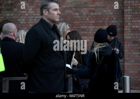 Keira Knightley arriva a Burberry London Fashion Week mostra dove è stato incontrato da più di un centinaio di anti-fur contestatori. Lei sguardi verso la protesta. Credito: John Clarke/Alamy Live News Foto Stock