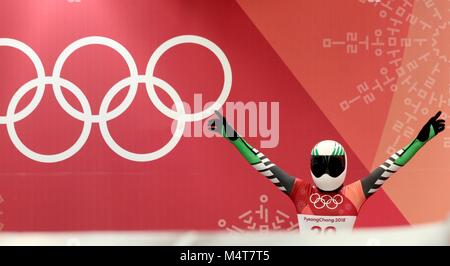 PyeongChang, Corea del Sud. Xvii Feb, 2018. SIMIDELE ADEAGBO della Nigeria di scheletro di concorrenza a Olympic Centro di scorrimento durante il 2018 Pyeongchang Giochi Olimpici Invernali. Credito: Jon Gaede/ZUMA filo/Alamy Live News Foto Stock