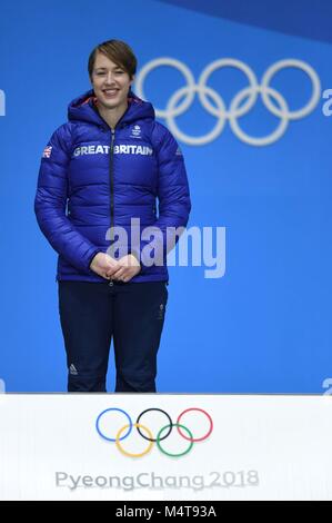 Lo scheletro di donna. Lizzy Yarnold (GBR). Medaglia cerimonie. Pyeongchang Olympic Plaza. Pyeongchang2018 Olimpiadi invernali. Alpensia. Repubblica di Corea. 18/02/2018. Credito: Sport In immagini/Alamy Live News Foto Stock