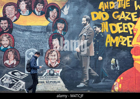 Murale repubblicano che commemora lo sciopero della fame, Falls Road, Belfast, paese di Antrim, Irlanda del Nord. Foto Stock