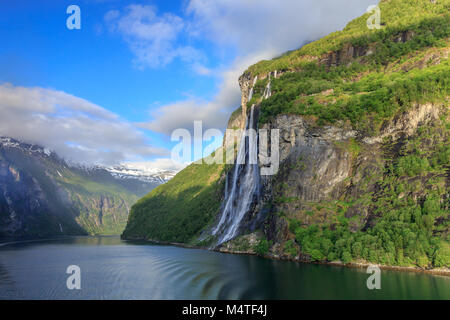 Le sette sorelle cascate nel Geirangerfjord Foto Stock