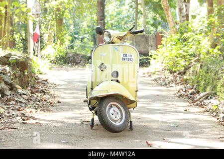 Vintage Scooter Bajaj Priya è uno dei classici Vintage scooter legenda in India. Fabbricato da Bajaj Auto Ltd per il Maharashtra Scooter Foto Stock