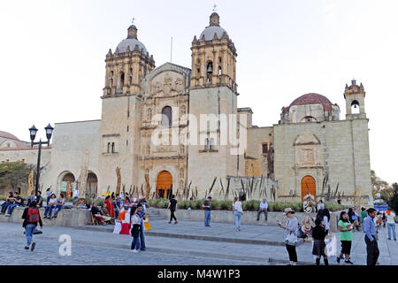 Il Templo de Santo Domingo, noto anche come Churt di Santo Domingo sorge in Oaxaca, Messico. Foto Stock