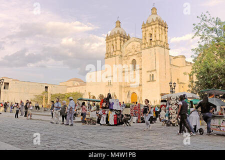 Il Templo de Santo Domingo, noto anche come Churt di Santo Domingo sorge in Oaxaca, Messico. Foto Stock