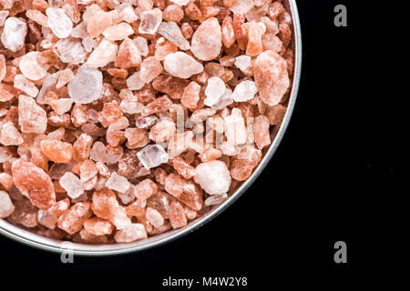 Sale Himalayano cristals semi in pentola con copia spazio, riprese macro. Foto Stock
