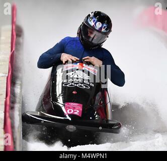 Brad Hall (GBR) e Joel Fearon (GBR). Mens 2-uomo bob. Olympic Centre di scorrimento. Alpensia. Pyeongchang2018 Olimpiadi invernali. Repubblica di Corea. 18/02/2018. Credito: Sport In immagini/Alamy Live News Foto Stock