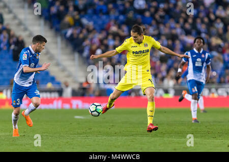 Barcellona, Spagna. 18 Febbraio, 2018. Villarreal avanti Enes Unal (15) durante il match tra RCD Espanyol e Villarreal, per il round 24 del Liga Santander, suonato a RCDE Stadium il 18 febbraio 2018 a Barcellona, Spagna. Credito: Gtres Información más Comuniación on line, S.L./Alamy Live News Foto Stock