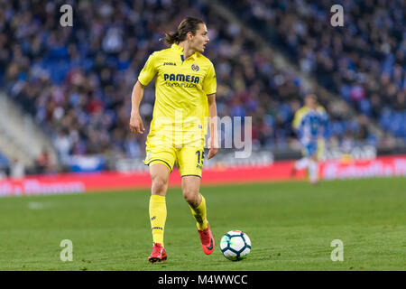 Barcellona, Spagna. 18 Febbraio, 2018. Villarreal avanti Enes Unal (15) durante il match tra RCD Espanyol e Villarreal, per il round 24 del Liga Santander, suonato a RCDE Stadium il 18 febbraio 2018 a Barcellona, Spagna. Credito: Gtres Información más Comuniación on line, S.L./Alamy Live News Foto Stock