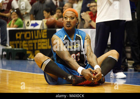 Valencia, Carabobo, Venezuela. Il 3° agosto 2012. Agosto 03, 2014. ÃŠ Dennis Keith Rodman (nato il 13 maggio 1961 a Trenton, New Jersey, Stati Uniti) è un ex giocatore professionista di pallacanestro della NBA, più noto per la sua difesa e il rimbalzo delle competenze. Per sette stagioni dritto ha guidato la NBA nel rimbalzo per gioco, che divenne un campionato record, e lui è stato posto sull'NBA team difensivo dell'anno anche in sette stagioni. La sua fama crebbe ancora di più a causa del suo irriverente e controverso atteggiamento on e off i tribunali. Egli è apparso in numerosi programmi televisivi e film.La foto è stata ma Foto Stock