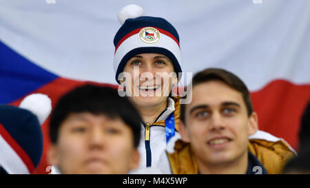 Kangnung, Corea. Xvii Feb, 2018. Regime ceca skater Martina Sablikova supporta il hockey di ghiaccio ceco squadra nazionale durante il Canada vs Repubblica Ceca match entro il 2018 Olimpiadi invernali in Gangneung, Corea del Sud, 17 febbraio 2018. Credito: Michal Kamaryt/CTK foto/Alamy Live News Foto Stock