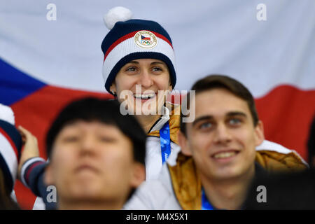 Kangnung, Corea. Xvii Feb, 2018. Regime ceca skater Martina Sablikova supporta il hockey di ghiaccio ceco squadra nazionale durante il Canada vs Repubblica Ceca match entro il 2018 Olimpiadi invernali in Gangneung, Corea del Sud, 17 febbraio 2018. Credito: Michal Kamaryt/CTK foto/Alamy Live News Foto Stock