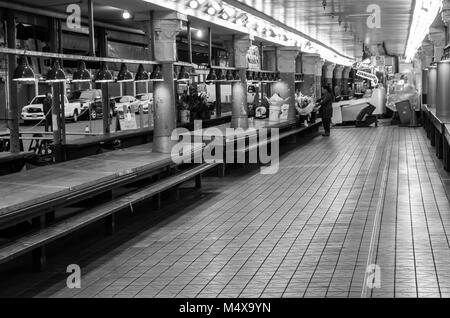 Vuoto venditore di fiori si spegne al Pike Place Market di Seattle, Washington, Stati Uniti d'America Foto Stock