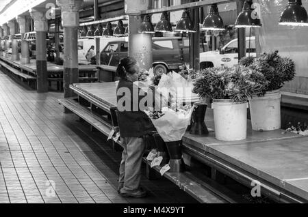 Vuoto venditore di fiori si spegne al Pike Place Market di Seattle, Washington, Stati Uniti d'America Foto Stock