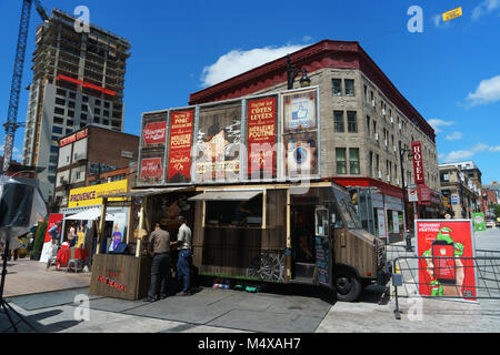 Barbecue carrello alimentare nel centro cittadino di Montreal, provincia del Québec in Canada. Foto Stock