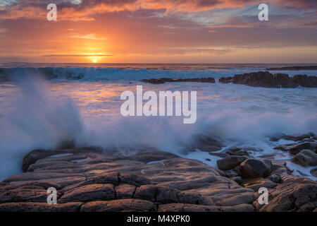 Coastal tramonto dalla testa Mullaghmore, nella contea di Sligo, Irlanda. Foto Stock