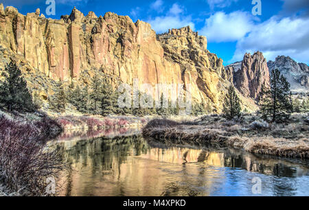 Smith Rock State Park nel centro di Oregon Foto Stock