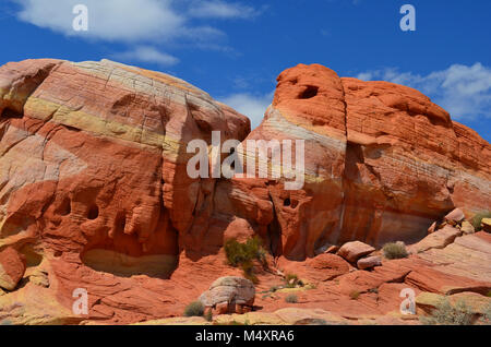 Colorate formazioni di roccia a valle del fuoco vicino a Las Vegas, Nevada Foto Stock