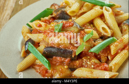 La pasta alla norma. Foto Stock