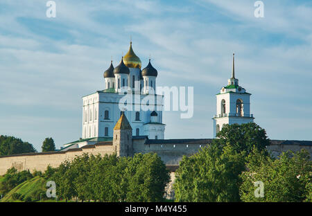 Famosa Cattedrale della Trinità. Pskov Foto Stock