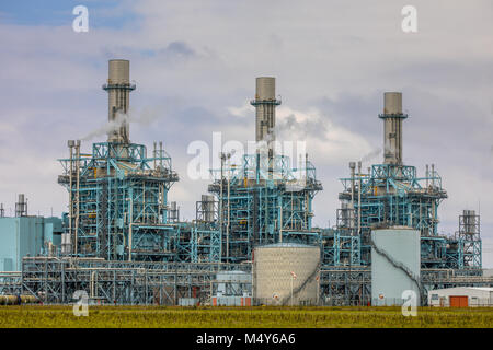 Moderni multi-carburante impianto di alimentazione in Eemshaven zona industriale, Groningen, Paesi Bassi Foto Stock