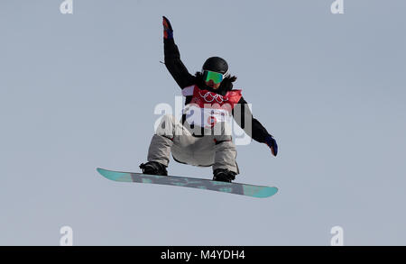 La Svizzera Sina Candrian nel Signore lo snowboard Big Air al Alpensia Ski Jumping centro durante il giorno dieci del PyeongChang 2018 Giochi Olimpici Invernali in Corea del Sud. Foto Stock