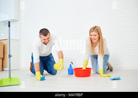 Un paio di lavaggi del pavimento. Foto Stock