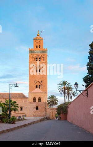 Xii secolo Moschea Koutoubia al tramonto, Marrakech, Marrakesh-Safi, Marocco Foto Stock