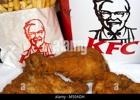 KFC ristorante a Glengormley Newtownabbey County Antrim Irlanda del Nord rimane aperto nonostante la diffusa chiusure di KFC ristoranti del Regno Unito a causa di problemi di logistica di erogazione di pollo fresco. Foto Stock