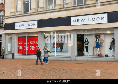 Bournemouth Dorset, Regno Unito. Il 19 febbraio 2018. Nuovo look shop nel centro di Bournemouth. Credito Foto: Graham Hunt/Alamy Live News. Foto Stock