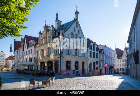 La mattina presto e case 6 e 8 sulla strada Kuninga a Tallinn Foto Stock