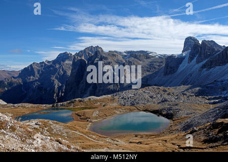 Vista su Boedenseen a Zwoelferkofel e Elferkofel, Alto Adige, Italia Foto Stock