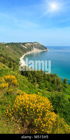 Estate mare adriatico spiaggia di Mezzavalle Foto Stock