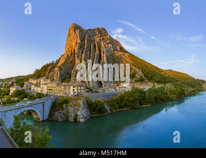 Città Sisteron in Provenza Francia Foto Stock