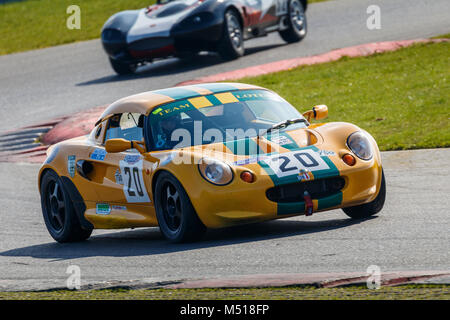 1997 Lotus Elise S1 con driver Tina Cooper durante la CSCC classici moderni gara a Snetterton Circuito motorino, Norfolk, Regno Unito. Foto Stock