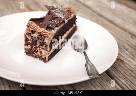 Diavoli umido cibo torta al cioccolato chiamato torta parigina Foto Stock