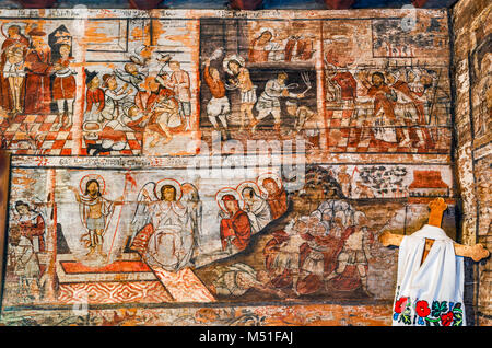 Pitture Murali presso la chiesa di San Nicola in Budesti Josani (Budesti inferiore), in legno Chiesa Ortodossa Romena, 1643, villaggio di Budesti, Maramures, Romania Foto Stock