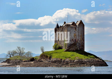 Regno Unito, Scozia, altopiani, Appin: Castle Stalker su Loch latch Foto Stock