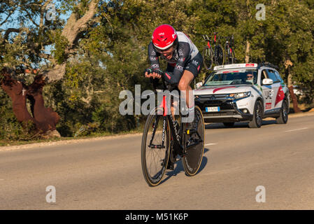 Dan Martin (UAE Emirates Team) sulla fase 3 crono del 2018 Volta ao Algarve Foto Stock