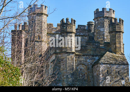 Torrette di Abbazia di Battle, nella storica cittadina di Battle, East Sussex, Gran Bretagna Foto Stock