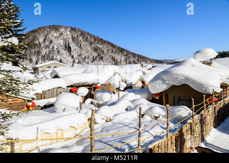 La città della neve, Xue Xiang a Heilongjiang, Cina offre la Cina è davvero il Paese delle Meraviglie invernali. Visualizzazione diurna dà una favola esperienza surreale. Foto Stock