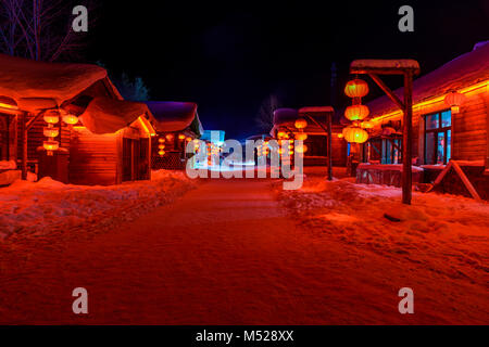 La città della neve, Xue Xiang a Heilongjiang, Cina offre la Cina è davvero il Paese delle Meraviglie invernali. Luci notturne dare una prospettiva del tutto nuova. Foto Stock