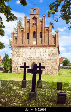 Villaggio Chiesa in Zuetzen, Brandeburgo, Germania Foto Stock