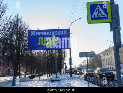 Febbraio 7, 2018. Eagle, la Russia un banner a sostegno di un candidato per le elezioni presidenziali in Russia dal partito LDPR Vladimir Zhirinovsky o Foto Stock