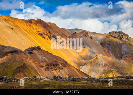 Luminose, multi-colore di riolite montagne Foto Stock