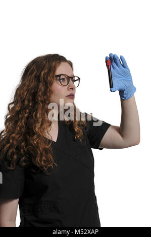 Medico con campione di sangue Foto Stock